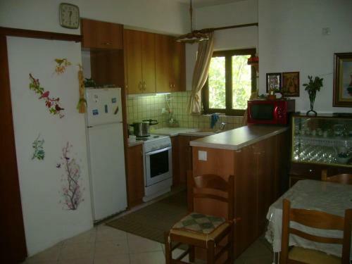 Lefkas House With Garden