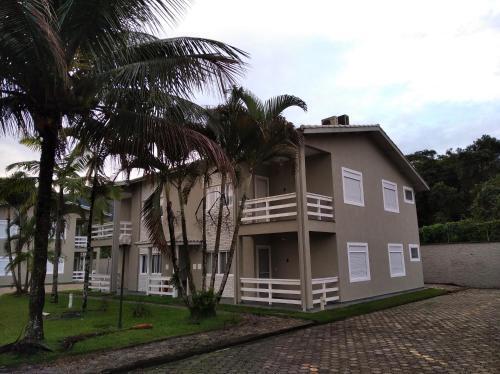 Apartamento Em Maranduba Com Ar Condicionado