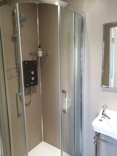Cliffe House Bed & Breakfast