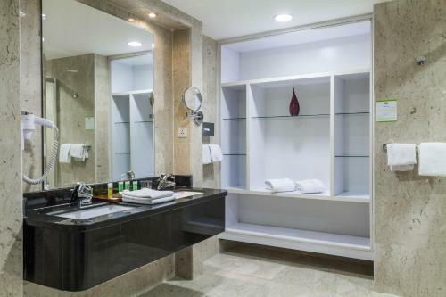 Days Inn Hotel And Suites Amman