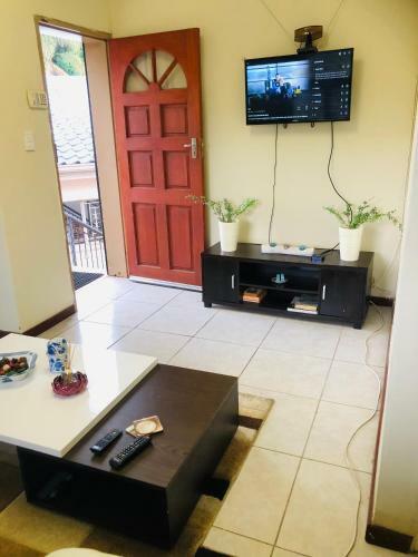 Lovely Self Catering First Floor Apartment