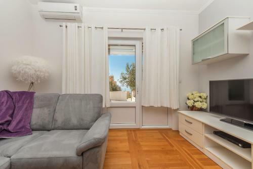 Long Apartment