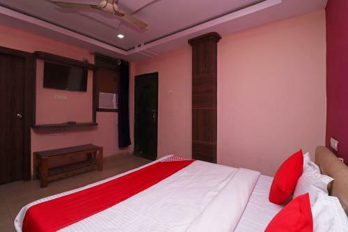 Oyo 28769 The Landmark Hotel