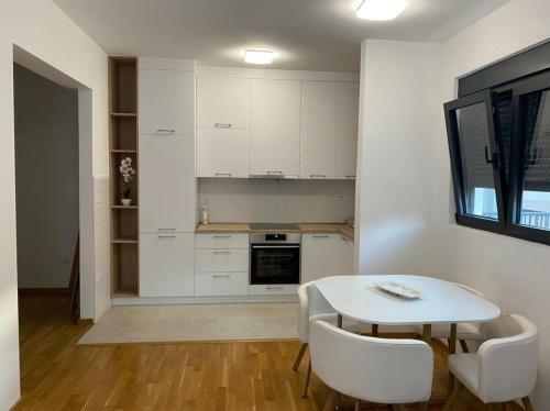 Ms Apartment