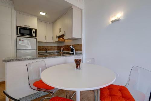 Apartamento 074 - Fabulous Sea View Studio In Benal Beach Complex