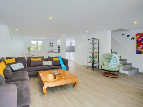 10 Paradise Villa On Sea Front, Terrace!