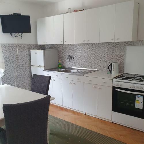 Apartments And Rooms Jasminka