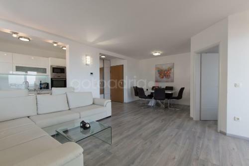 Sea View Apartments Dammi