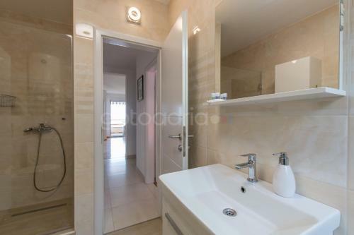 Sea View Apartments Dammi