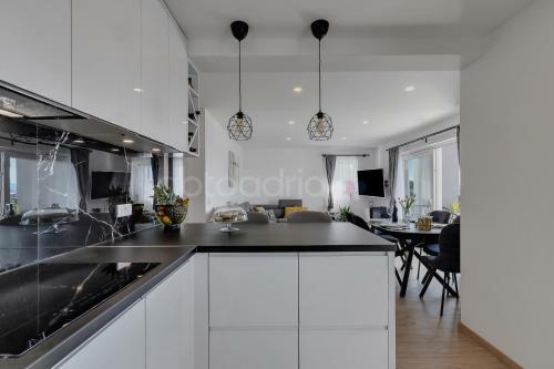 Luxurious Apartments Lara&luka