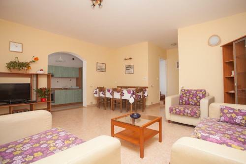 House Manola