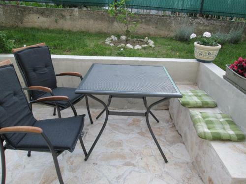 Velin Apartment