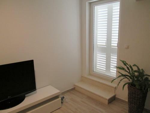 Velin Apartment
