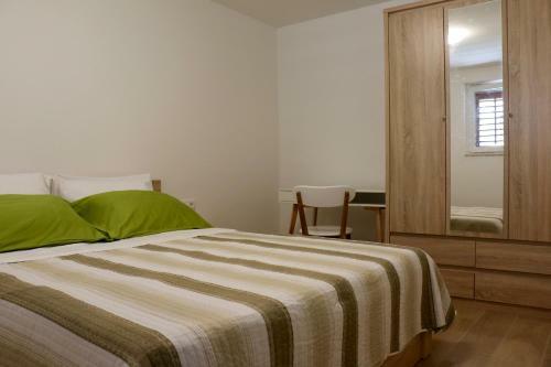 Velin Apartment