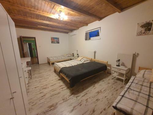 Apartamento Family Friendly Gy�l