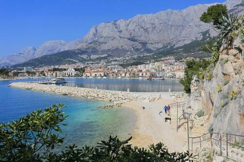 Apartments With A Parking Space Makarska - 18498
