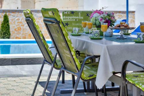Holiday Home Nadea - With Private Pool