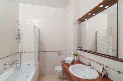 Hostal Luxury Rooms Near The Beach1