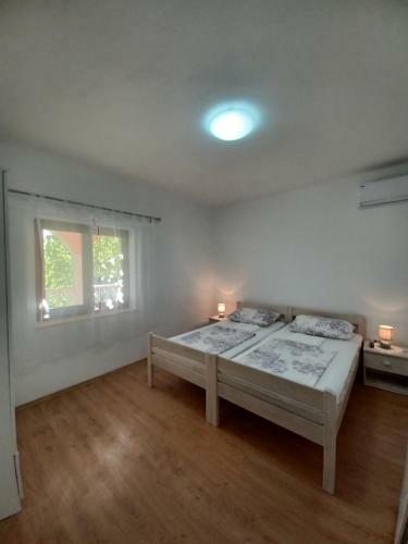 Apartment Mira