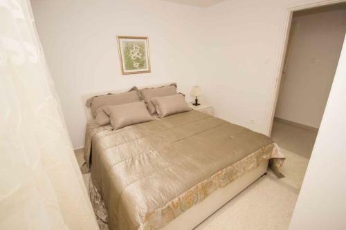 Apartments In Seget Donji 7429