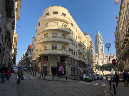 Homeintown Almada - Downtown Elegant Apartment - Terrace AC & Wifi