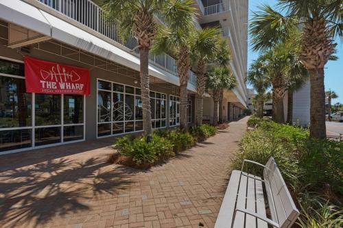 Laketown Wharf 702