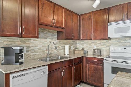 Laketown Wharf 702