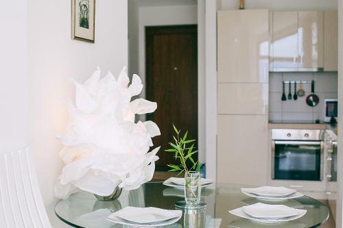 Acacia Hills Apartments, Sea View