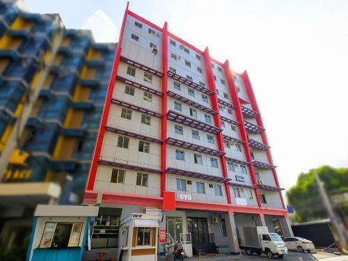 Hotel Vaccinated Staff - Oyo 809 Crowne One Condo