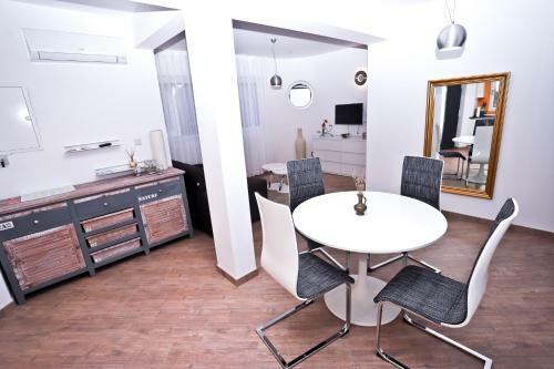 Apartment I&i