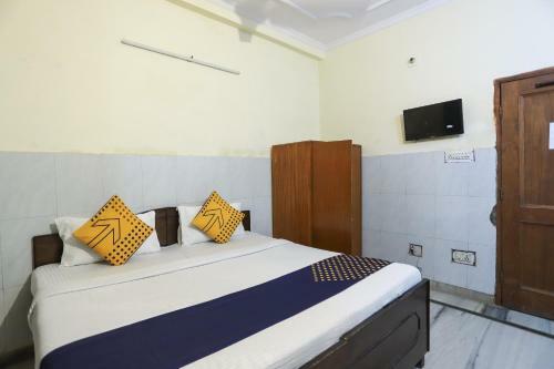 Spot On 65879 Hotel Neel Top