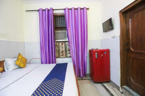 Spot On 65879 Hotel Neel Top