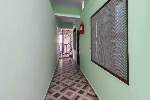 Spot On 65879 Hotel Neel Top