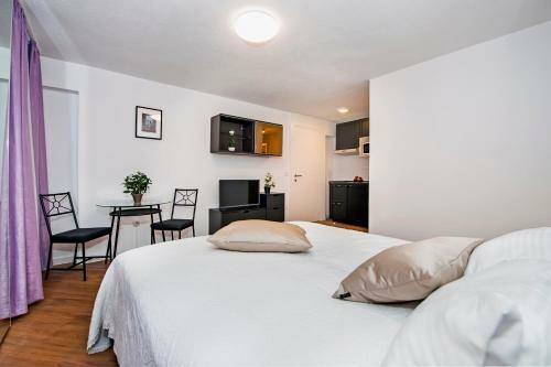 Hostal Riva Residence
