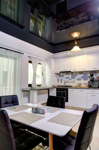 Zoom Apartment