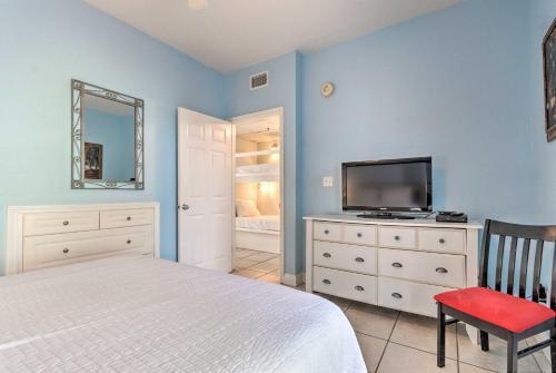 Sunny Beach Cottage With Shared Pool - Walk To Coast