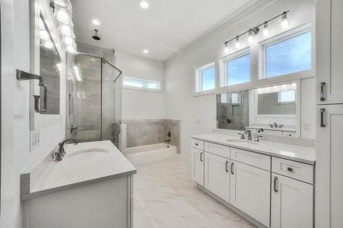 Live It Well By Five Star Properties
