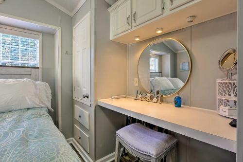 Bright Miramar Tropical Cabana, 2 Blocks To Beach!