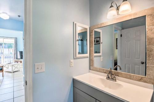 Charming Destin Cottage Walk To Beach And Dining!