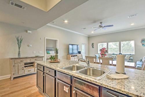 Apartamento Luxurious Alerio Condo With Private Beach Access!