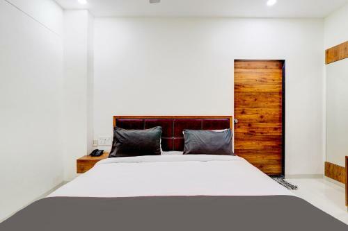 Collection O 79334 Hotel Maa Gayatri