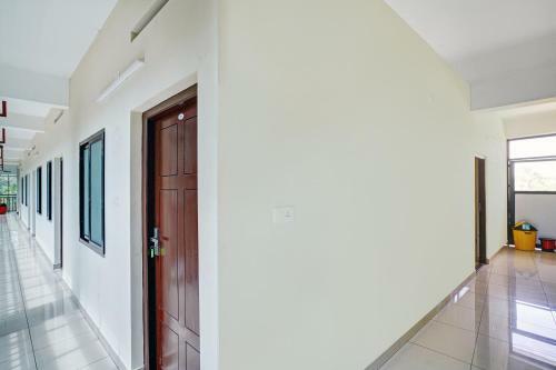 Hotel Oyo Flagship 83172 Royal Rooms