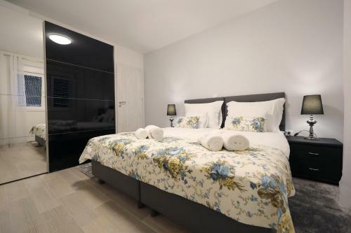 Apartamentos Luxury Majpruz Suites