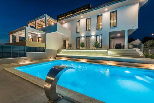 Apartamentos Villa Franica
