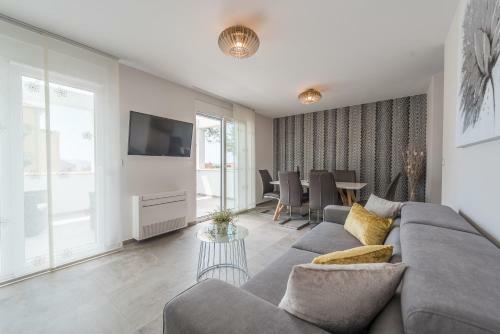 Apartamentos Villa Franica