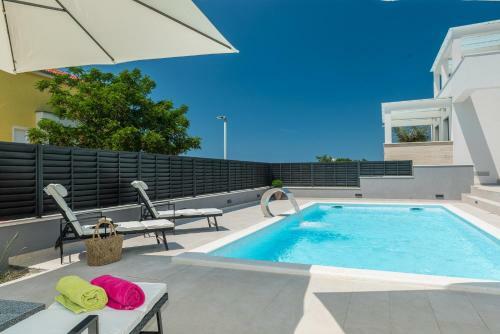 Apartamentos Villa Franica