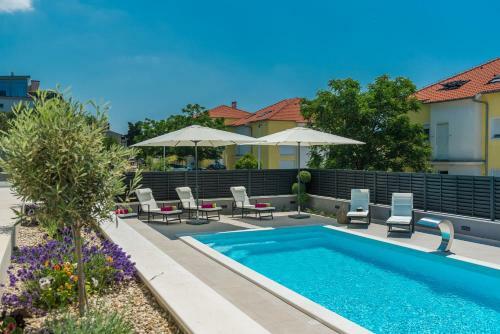 Apartamentos Villa Franica
