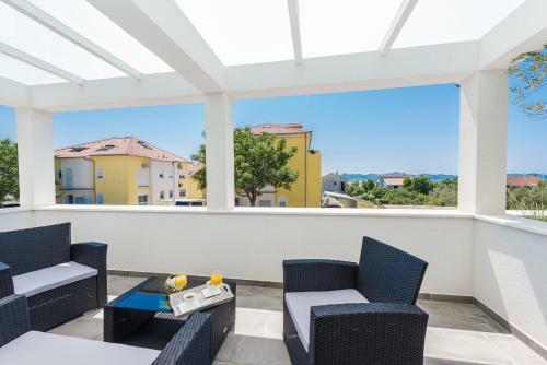 Apartamentos Villa Franica
