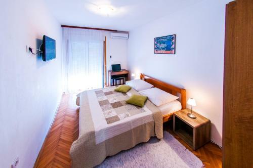 Hostal Rooms Raji?