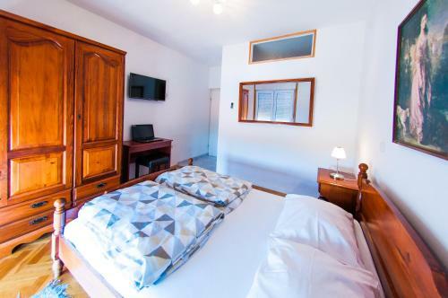 Hostal Rooms Raji?